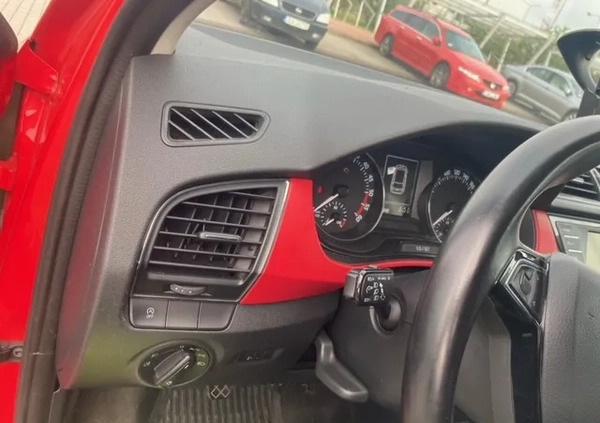Skoda Fabia cena 25000 przebieg: 177000, rok produkcji 2016 z Świnoujście małe 79